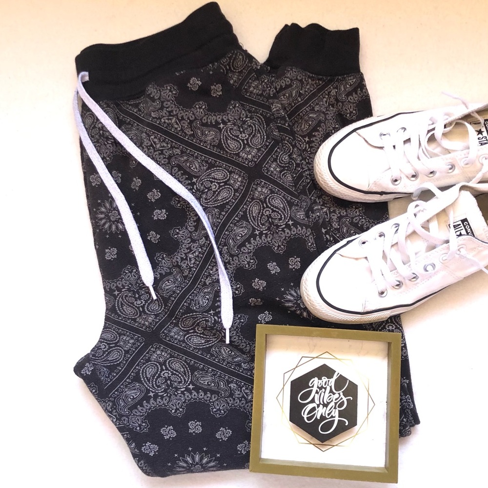 Carbon men’s black/white sweatpants